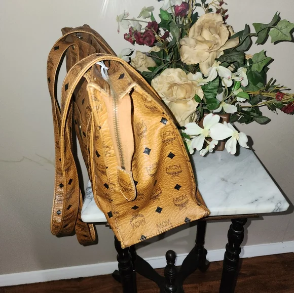 MCM Logo print leather shoulder bag